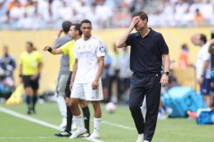 狼狈！皇马以0-4不敌巴黎无缘决赛姆巴佩伤痛再重魔笛黯淡离场